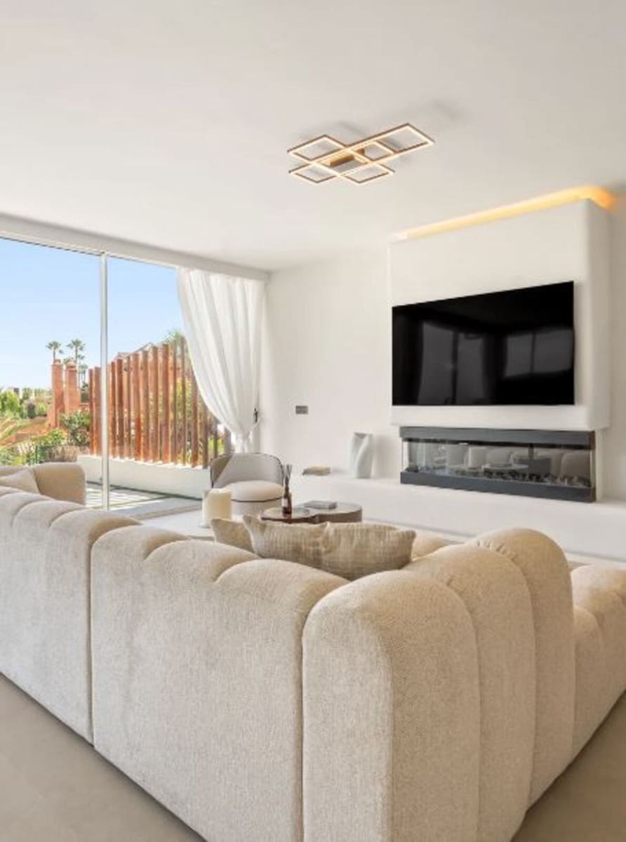 3 quarto Apartamento para venda em Nueva Andalucia com piscina garagem - 1 250 000 € (Ref: 9395350)