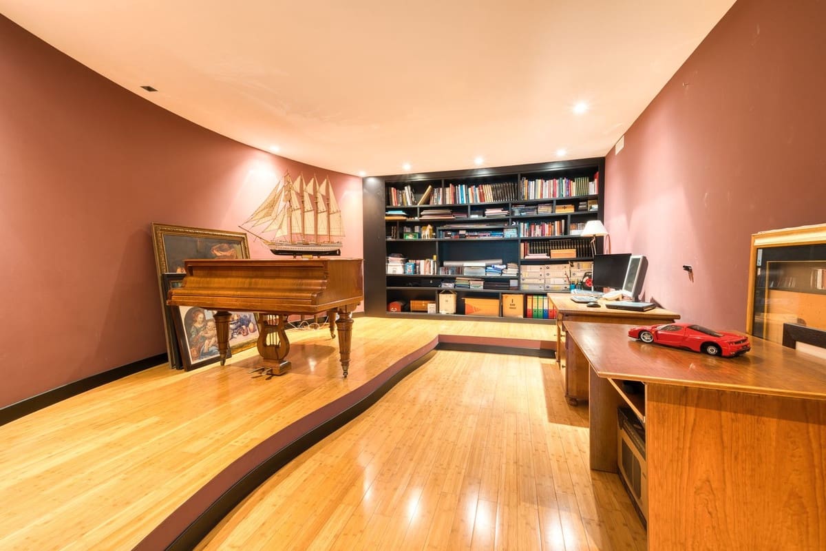 6 bedroom Apartment for sale in Puerto Banus with pool - € 4,100,000 (Ref: 9395466)