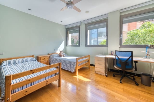 6 bedroom Apartment for sale in Puerto Banus, Marbella with pool - € 4,100,000 (Ref: 9395466)