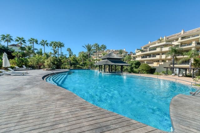 6 bedroom Apartment for sale in Puerto Banus, Marbella with pool - € 4,100,000 (Ref: 9395466)
