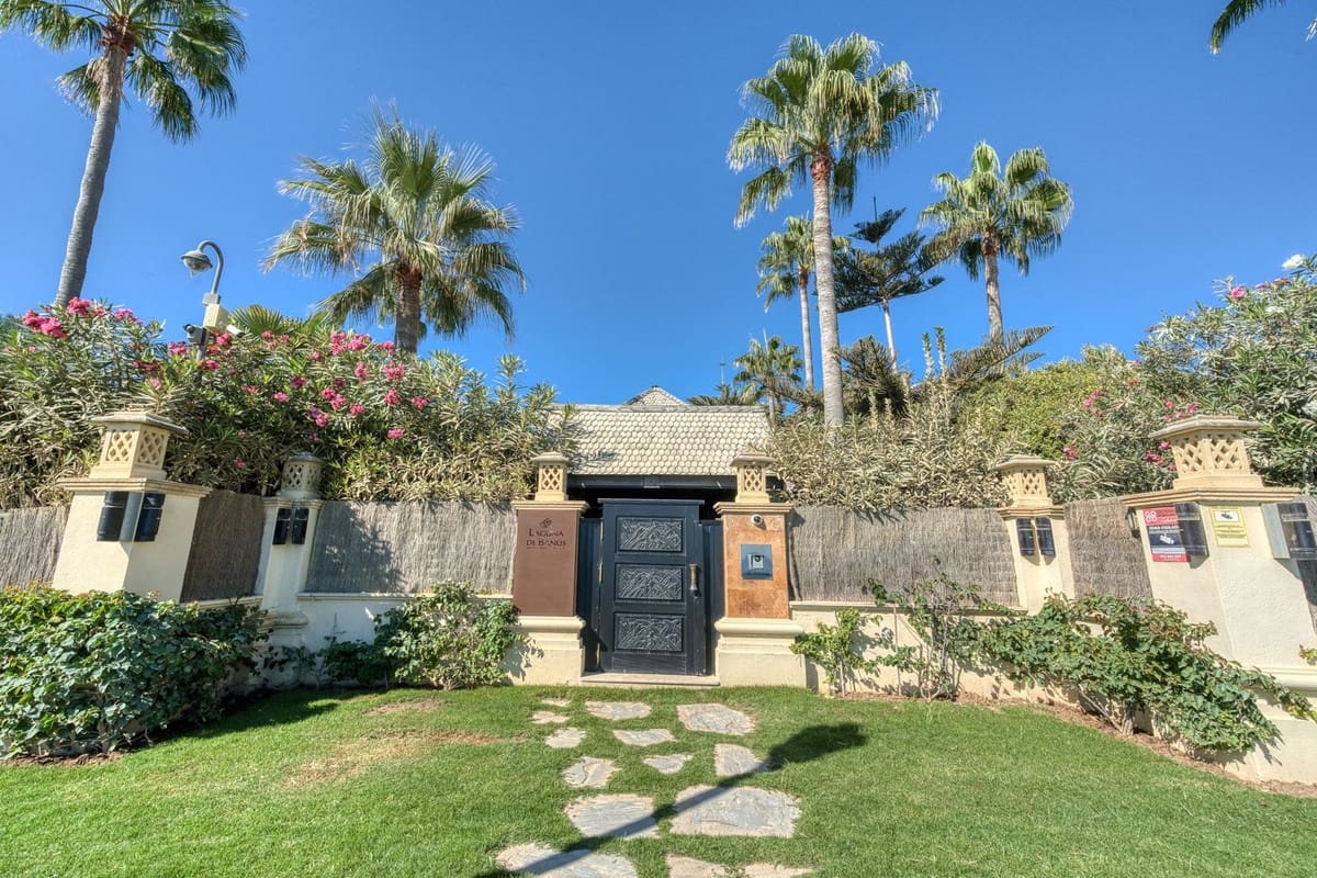 6 bedroom Apartment for sale in Puerto Banus with pool - € 4,100,000 (Ref: 9395466)