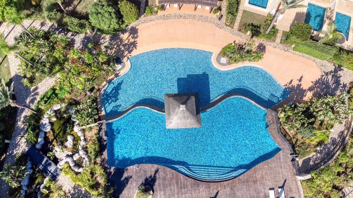 6 bedroom Apartment for sale in Puerto Banus with pool - € 4,100,000 (Ref: 9395466)