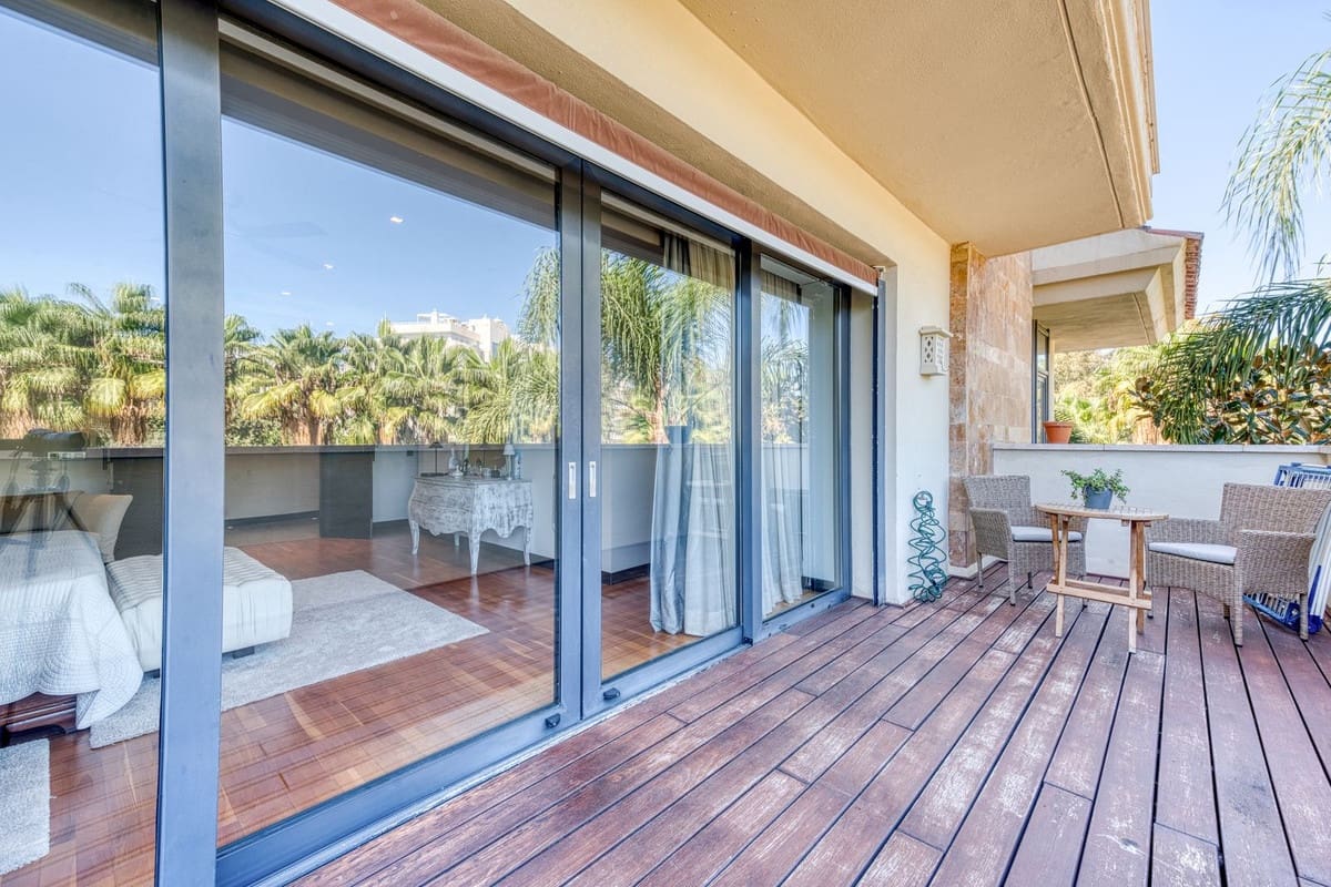 6 bedroom Apartment for sale in Puerto Banus with pool - € 4,100,000 (Ref: 9395466)