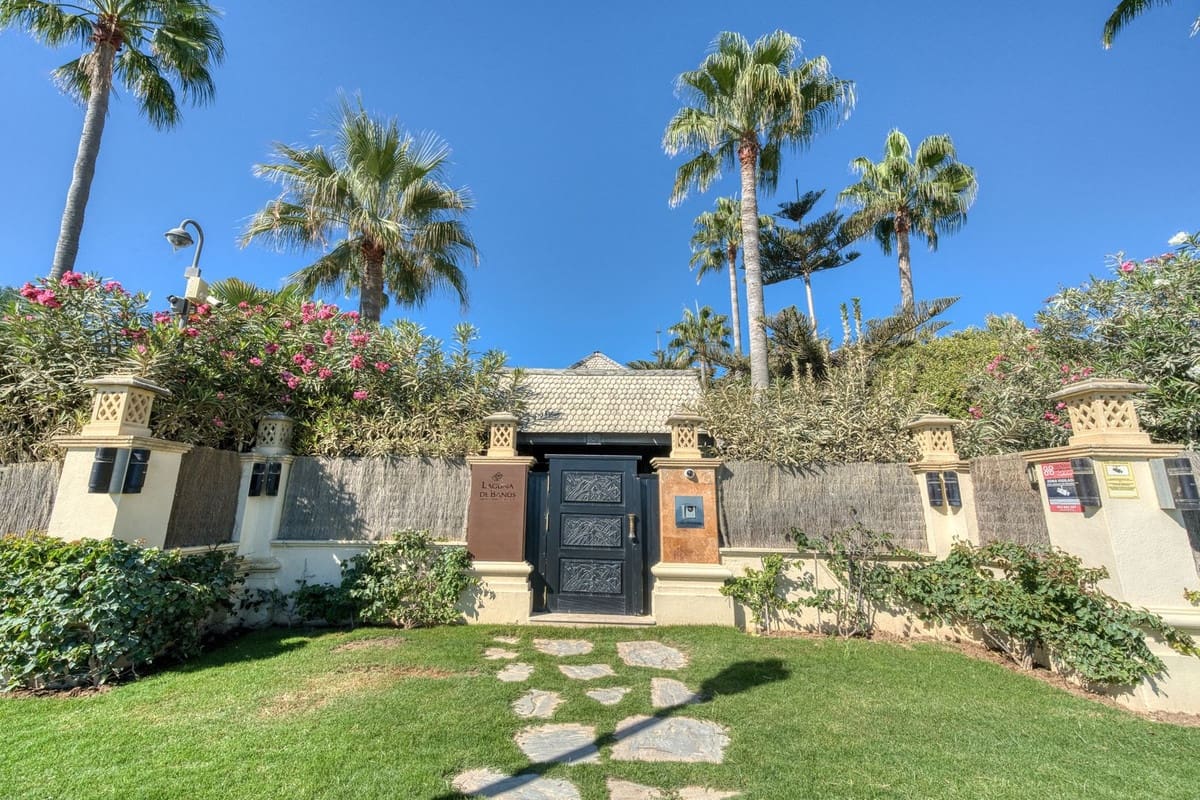 6 bedroom Apartment for sale in Puerto Banus with pool - € 4,100,000 (Ref: 9395466)