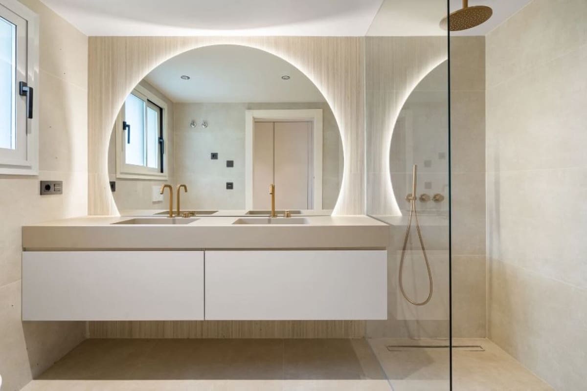 Apartamento de 3 habitaciones en Nueva Andalucia en venta con piscina garaje - 1.180.000 € (Ref: 9396577)