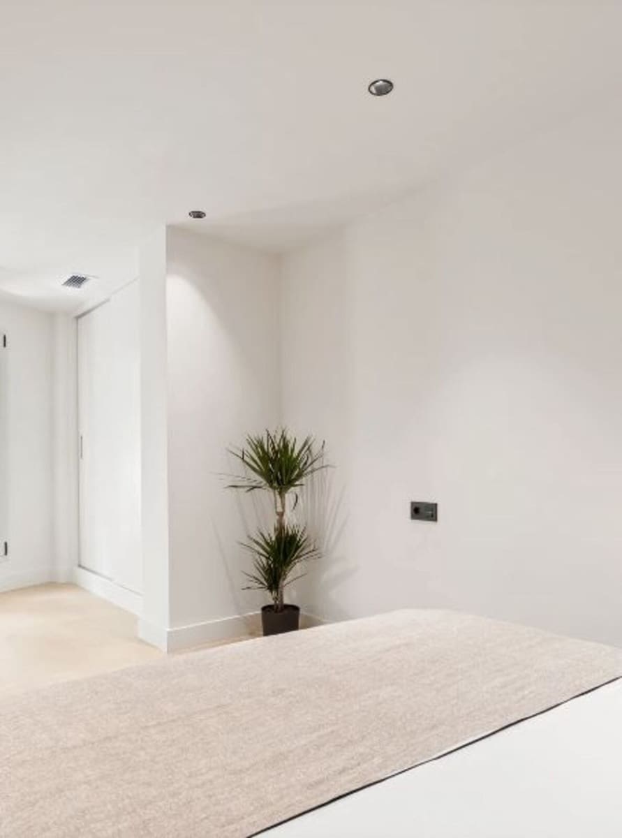 Apartamento de 3 habitaciones en Nueva Andalucia en venta con piscina garaje - 1.180.000 € (Ref: 9396577)