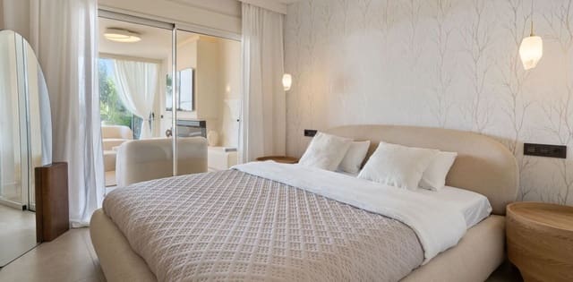 Apartamento de 3 habitaciones en Nueva Andalucia, Marbella en venta con piscina garaje - 1.180.000 € (Ref: 9396577)