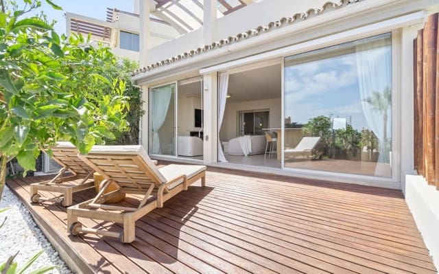 Apartamento de 3 habitaciones en Nueva Andalucia, Marbella en venta con piscina garaje - 1.180.000 € (Ref: 9396577)