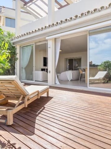 Apartamento de 3 habitaciones en Nueva Andalucia, Marbella en venta con piscina garaje - 1.180.000 € (Ref: 9396577)