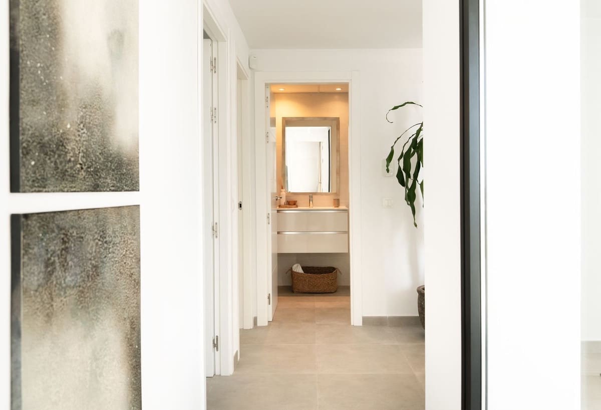 3 makuuhuone Huvila myytävänä paikassa Estepona mukana uima-altaan 
autotalli - 995 000 € (Ref: 9396771)