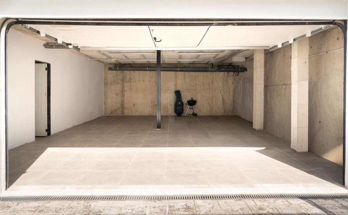 3 soverom Villa til salgs i Estepona med svømmebasseng garasje - € 995 000 (Ref: 9396771)