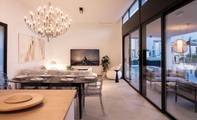 3 sovrum Villa till salu i Estepona med pool garage - 995 000 € (Ref: 9396771)