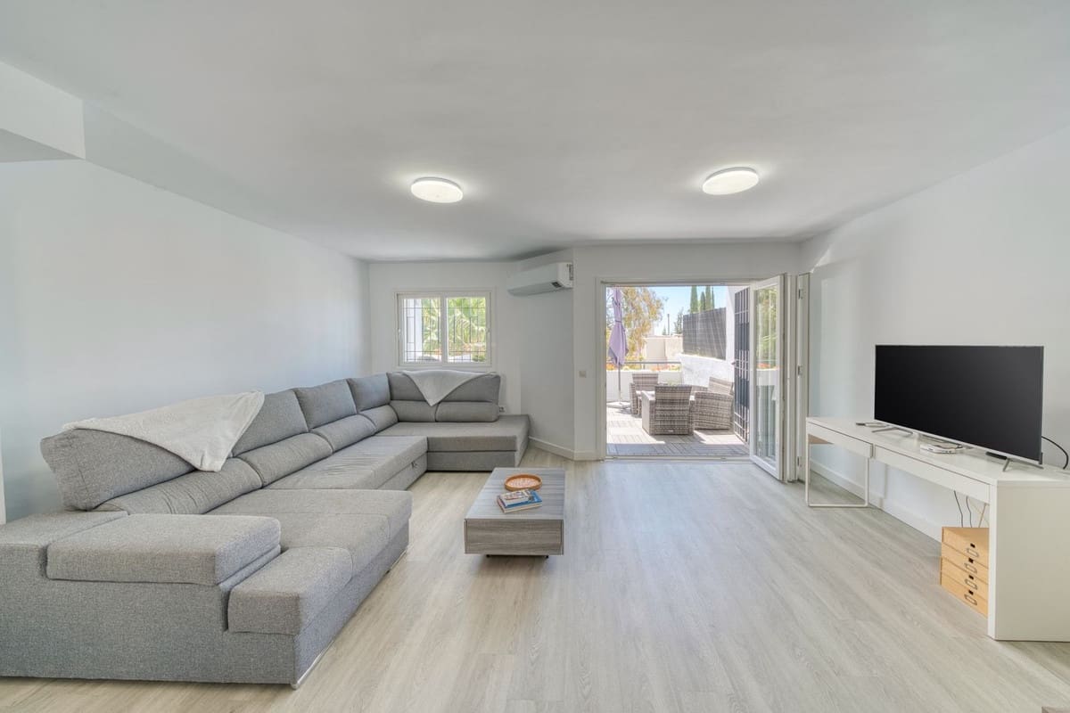 3 bedroom Townhouse for rent in Nueva Andalucia with pool garage - € 2,500 (Ref: 9397018)