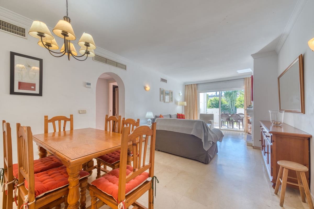 2 bedroom Apartment for sale in Estepona with pool garage - € 390,000 (Ref: 9397926)