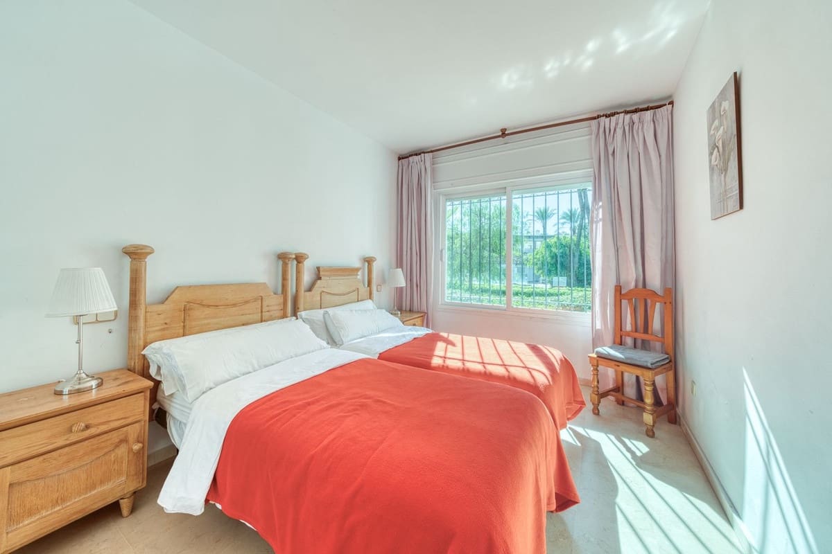 2 bedroom Apartment for sale in Estepona with pool garage - € 390,000 (Ref: 9397926)