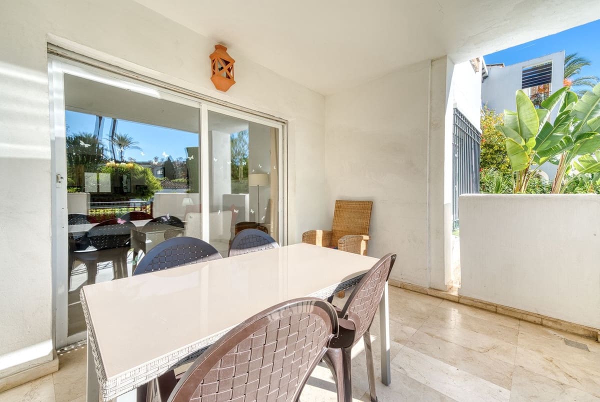 2 bedroom Apartment for sale in Estepona with pool garage - € 390,000 (Ref: 9397926)