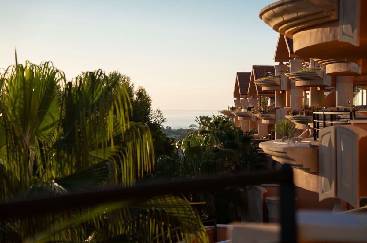 3 bedroom Apartment for sale in Marbella with pool garage - € 2,695,000 (Ref: 9399846)