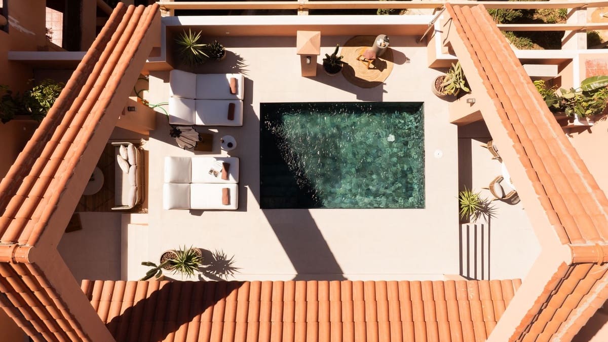 3 bedroom Apartment for sale in Marbella with pool garage - € 2,695,000 (Ref: 9399846)