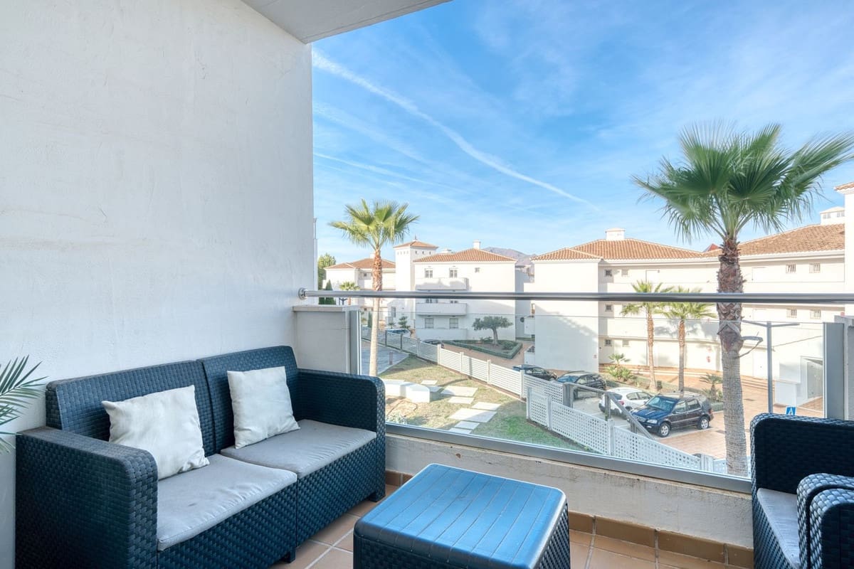 2 soverom Leilighet til salgs i La Duquesa / Puerto de la Duquesa med svømmebasseng garasje - € 210 000 (Ref: 9402681)