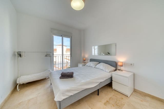 2 slaapkamer Appartement te koop in La Duquesa / Puerto de la Duquesa, Manilva met zwembad garage - € 210.000 (Ref: 9402681)