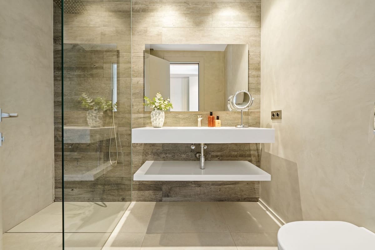 5 bedroom Villa for sale in Marbella with pool garage - € 4,895,000 (Ref: 9404731)