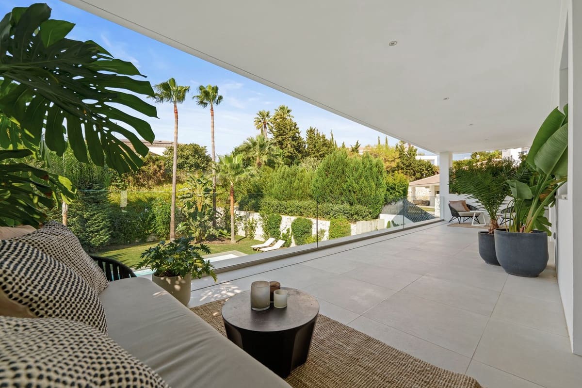 5 bedroom Villa for sale in Marbella with pool garage - € 4,895,000 (Ref: 9404731)