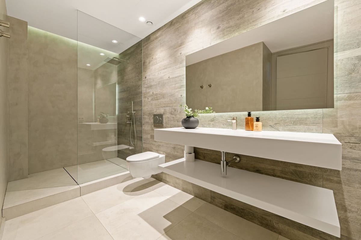 5 bedroom Villa for sale in Marbella with pool garage - € 4,895,000 (Ref: 9404731)