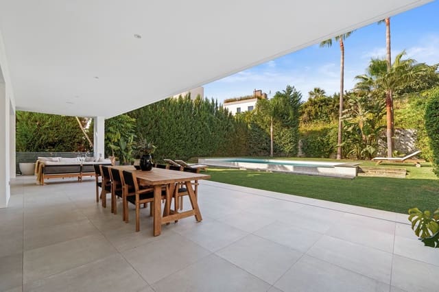 Chalet de 5 habitaciones en Marbella en venta con piscina garaje - 4.895.000 € (Ref: 9404731)