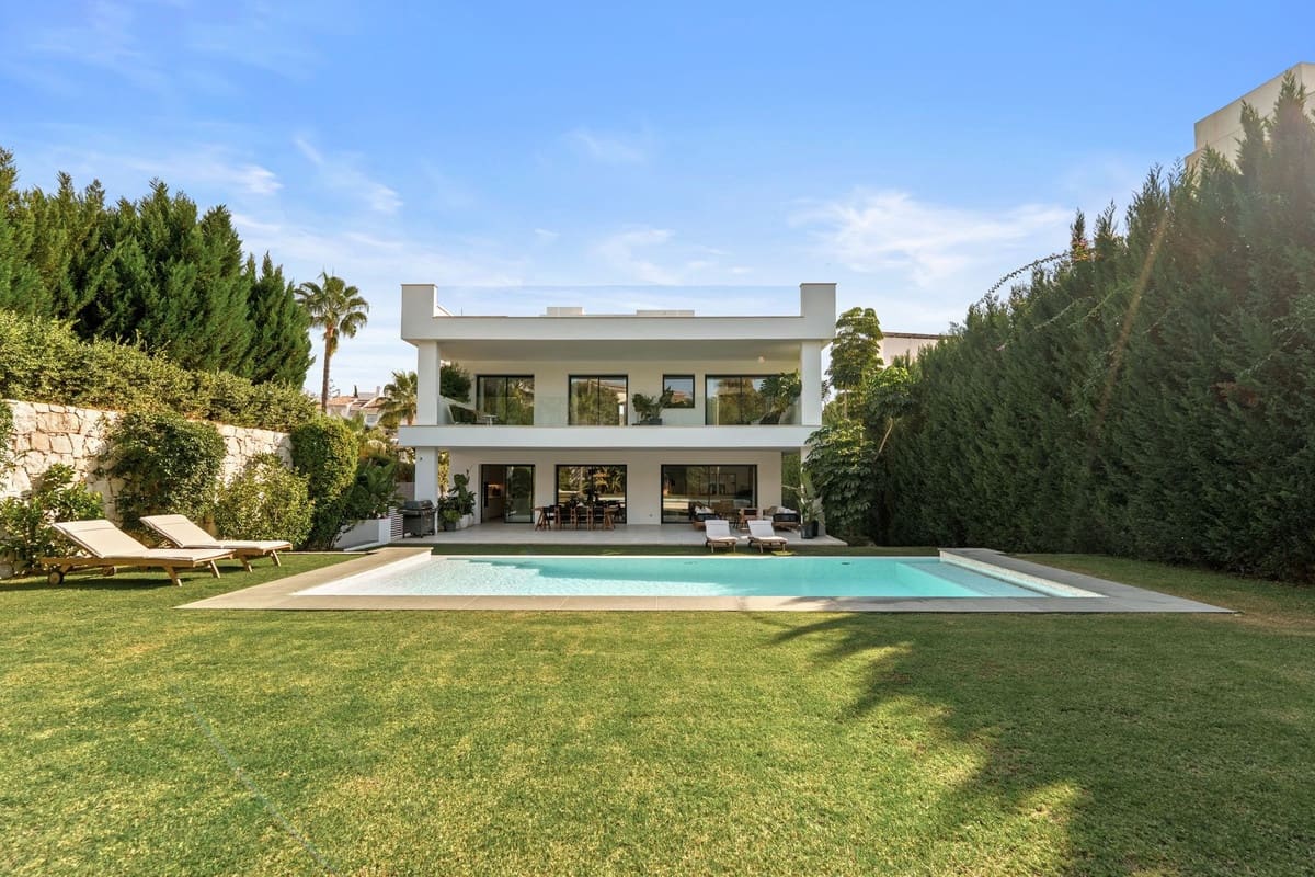 Chalet de 5 habitaciones en Marbella en venta con piscina garaje - 4.895.000 € (Ref: 9404731)