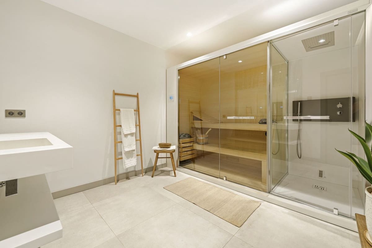 Chalet de 5 habitaciones en Marbella en venta con piscina garaje - 4.895.000 € (Ref: 9404731)