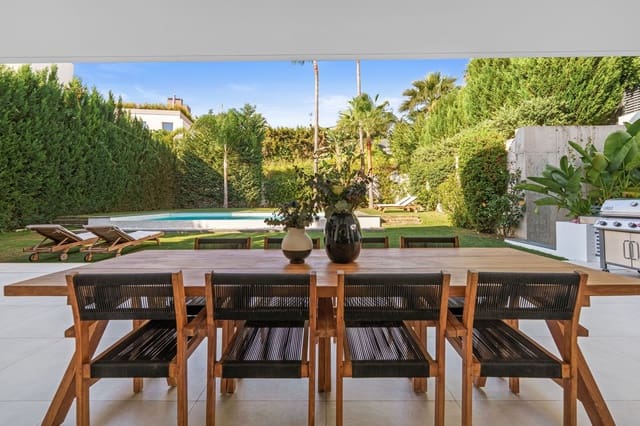 Chalet de 5 habitaciones en Marbella en venta con piscina garaje - 4.895.000 € (Ref: 9404731)