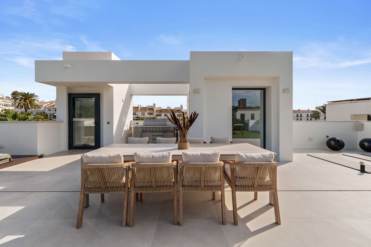 Chalet de 5 habitaciones en Marbella en venta con piscina garaje - 4.895.000 € (Ref: 9404731)