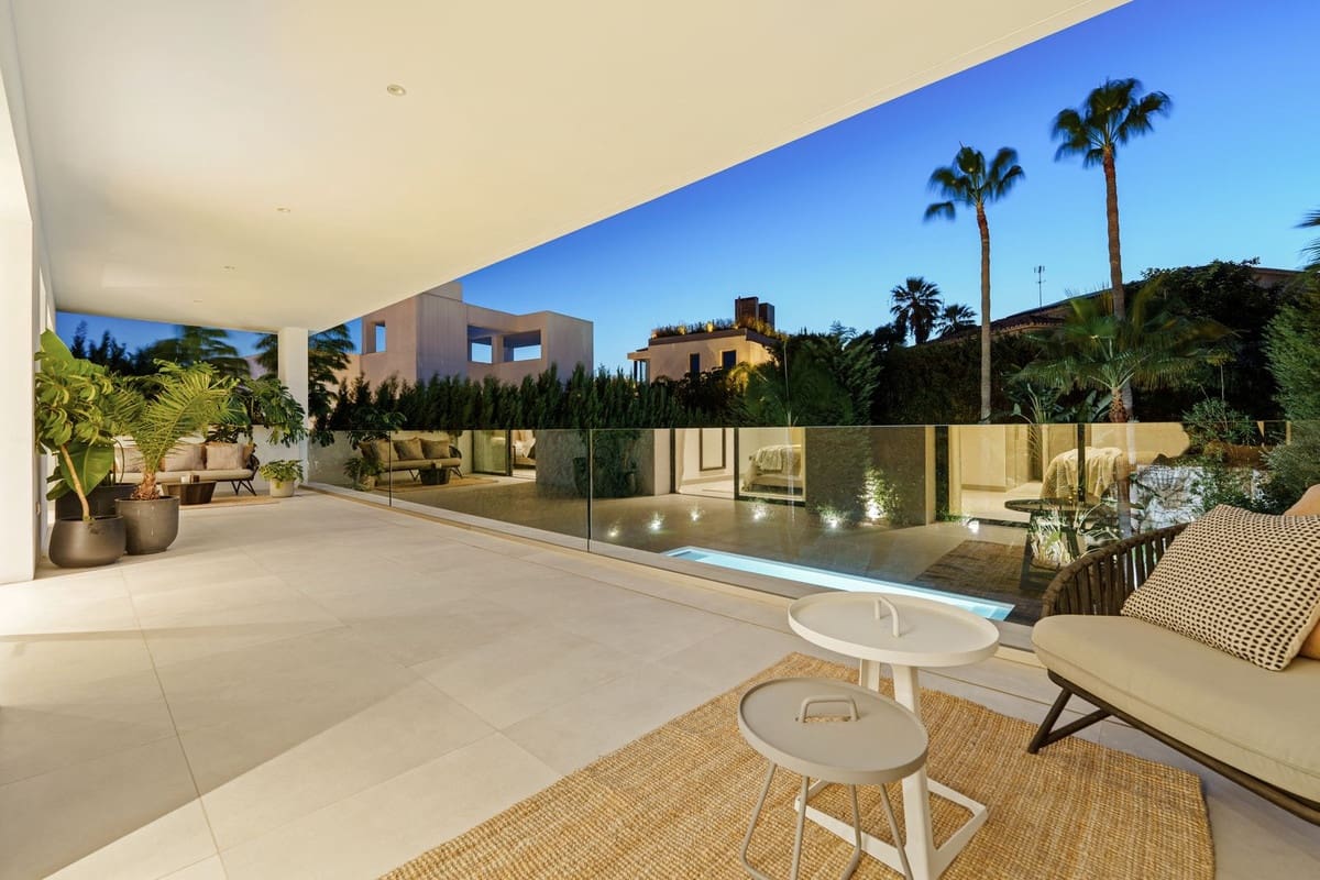 Chalet de 5 habitaciones en Marbella en venta con piscina garaje - 4.895.000 € (Ref: 9404731)