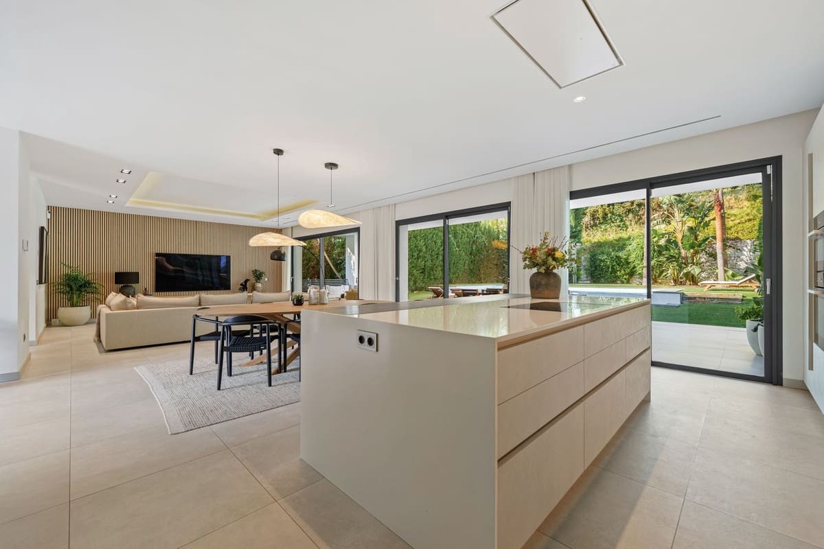Chalet de 5 habitaciones en Marbella en venta con piscina garaje - 4.895.000 € (Ref: 9404731)