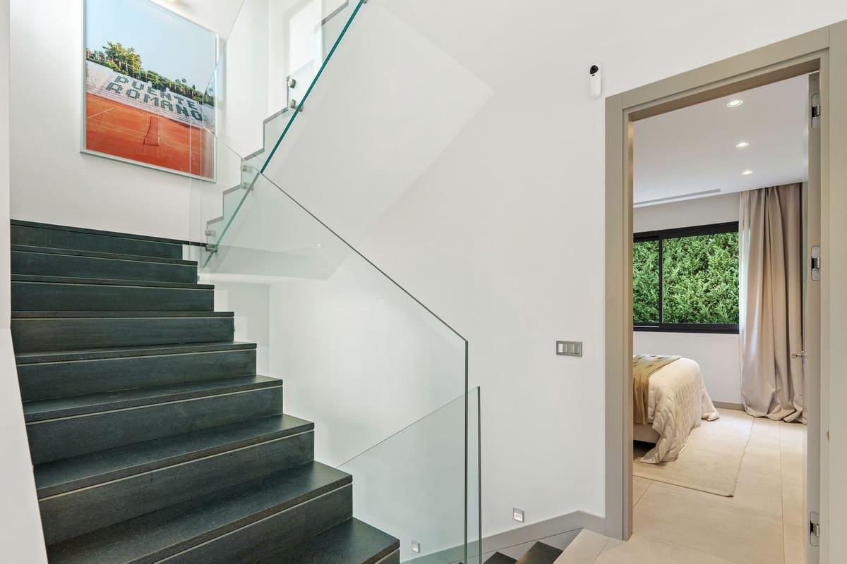 Chalet de 5 habitaciones en Marbella en venta con piscina garaje - 4.895.000 € (Ref: 9404731)
