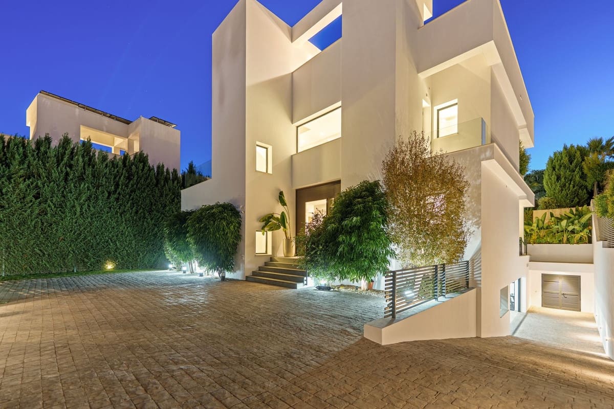 Chalet de 5 habitaciones en Marbella en venta con piscina garaje - 4.895.000 € (Ref: 9404731)