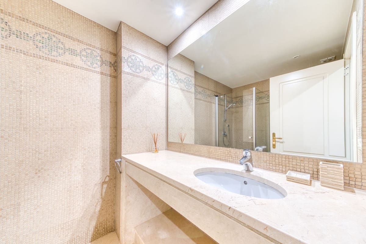 3 slaapkamer Appartement te koop in La Quinta met zwembad garage - € 650.000 (Ref: 9405782)