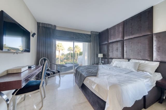 Apartamento de 3 habitaciones en La Quinta, Benahavís en venta con piscina garaje - 587.000 € (Ref: 9405782)