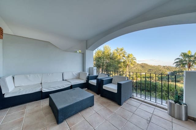 Apartamento de 3 habitaciones en La Quinta, Benahavís en venta con piscina garaje - 587.000 € (Ref: 9405782)