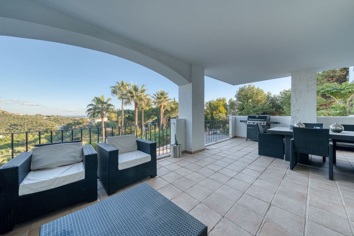 3 slaapkamer Appartement te koop in La Quinta met zwembad garage - € 587.000 (Ref: 9405782)