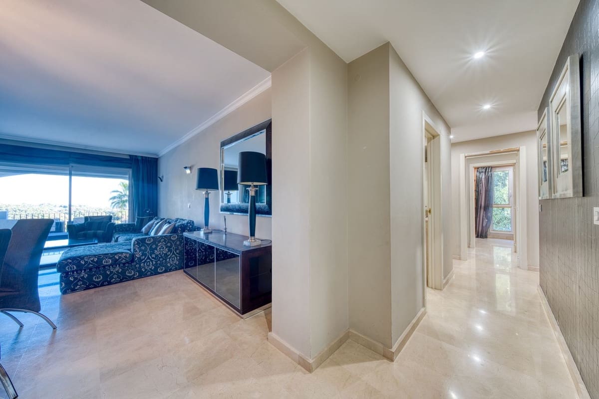 3 slaapkamer Appartement te koop in La Quinta met zwembad garage - € 587.000 (Ref: 9405782)