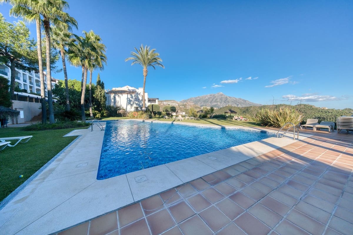 3 slaapkamer Appartement te koop in La Quinta met zwembad garage - € 587.000 (Ref: 9405782)