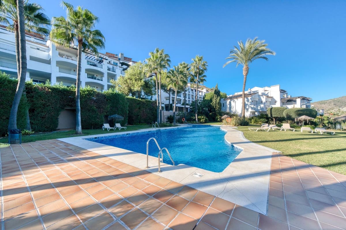 3 slaapkamer Appartement te koop in La Quinta met zwembad garage - € 587.000 (Ref: 9405782)