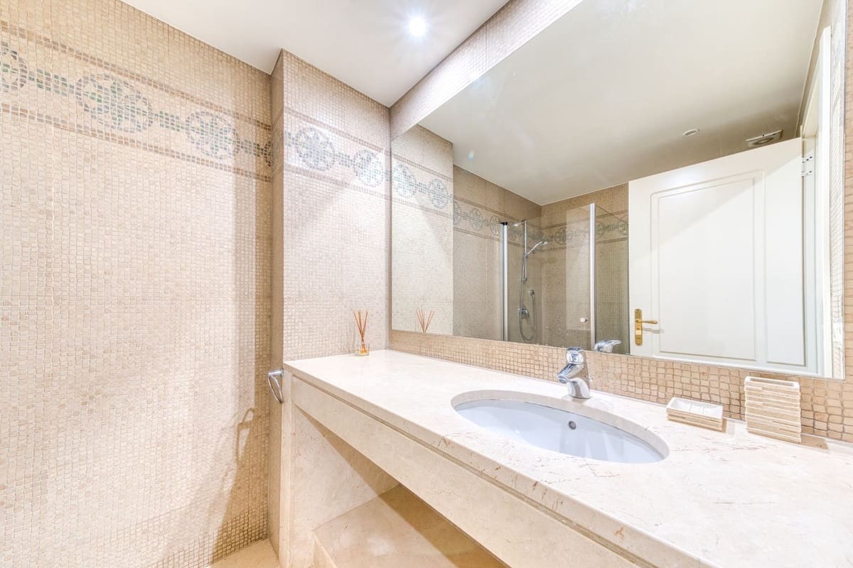 3 slaapkamer Appartement te koop in La Quinta met zwembad garage - € 587.000 (Ref: 9405782)