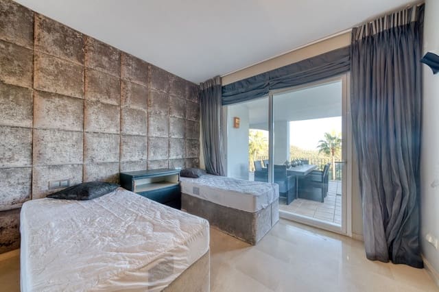 3 chambre Appartement à vendre à La Quinta, Benahavís avec piscine garage - 587 000 € (Ref: 9405782)