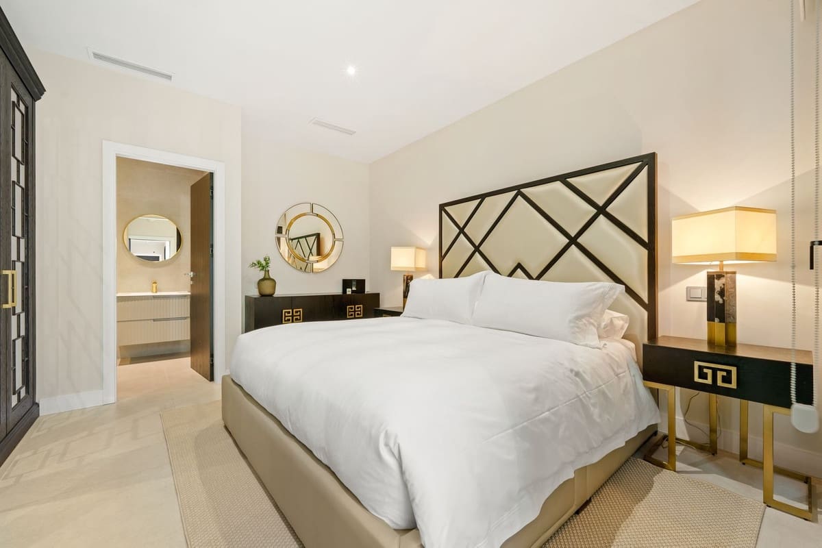 Chalet de 6 habitaciones en Benahavís en venta con piscina garaje - 4.695.000 € (Ref: 9405783)