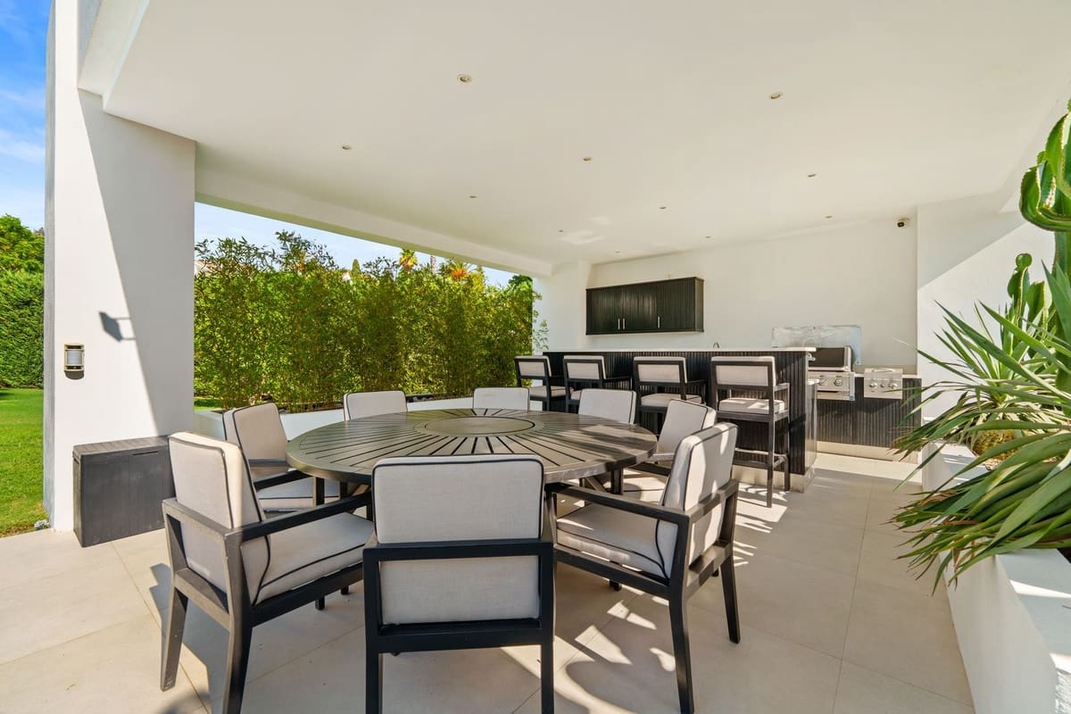 Chalet de 6 habitaciones en Benahavís en venta con piscina garaje - 4.695.000 € (Ref: 9405783)