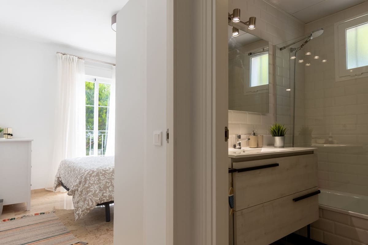 3 camera da letto Appartamento in vendita in La Duquesa / Puerto de la Duquesa con piscina garage - 230.000 € (Rif: 9409685)