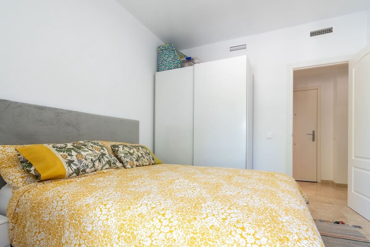3 camera da letto Appartamento in vendita in La Duquesa / Puerto de la Duquesa con piscina garage - 230.000 € (Rif: 9409685)