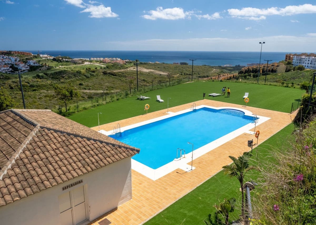 3 camera da letto Appartamento in vendita in La Duquesa / Puerto de la Duquesa con piscina garage - 230.000 € (Rif: 9409685)